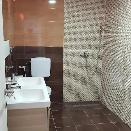 Farah Villa *
